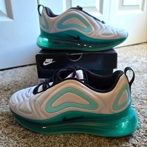 Nike Air Max 720 Size 5Y